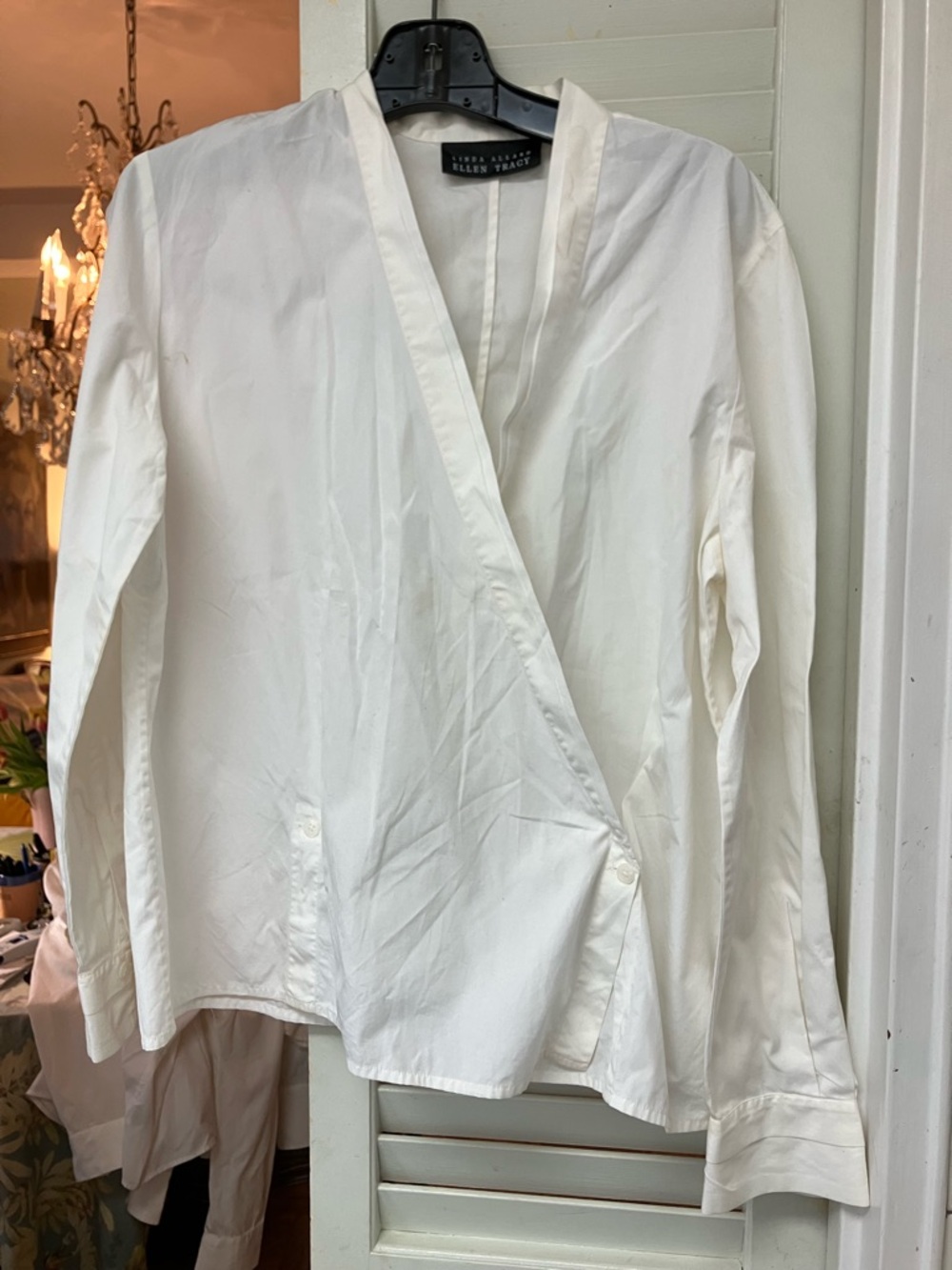 Ellen Tracy White V-Neck Blouse